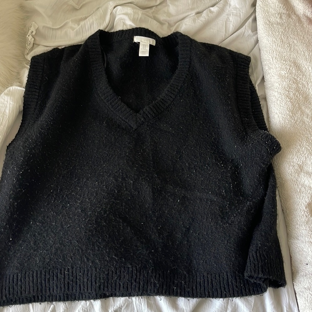 H&M oversized black sweater vest